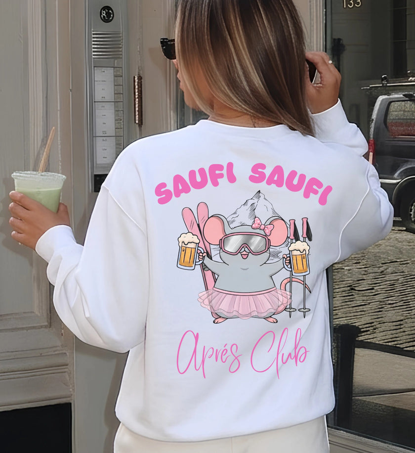 Rückansicht eines weißen Sweatshirts mit einem verspielten Grafikaufdruck einer Maus in Skiausrüstung, pinkem Tutu und Saufi Saufi Après Club Schriftzug.