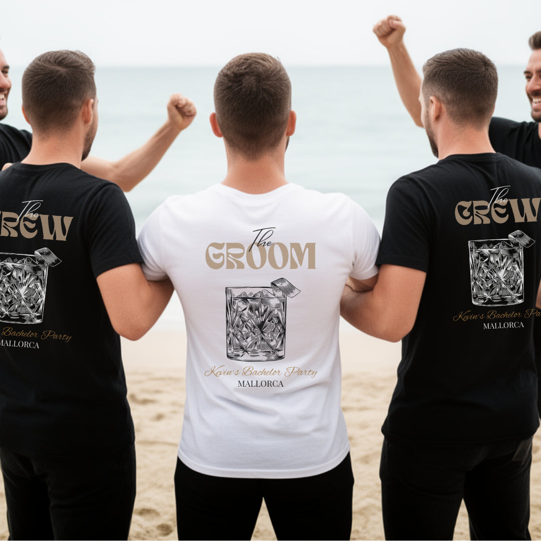 Ein Model trägt das Cincerely Yours Bachelor Shirt JGA im modernen Schnitt kombiniert mit einer Chino für den perfekten Old Money Look beim Junggesellenabschied.