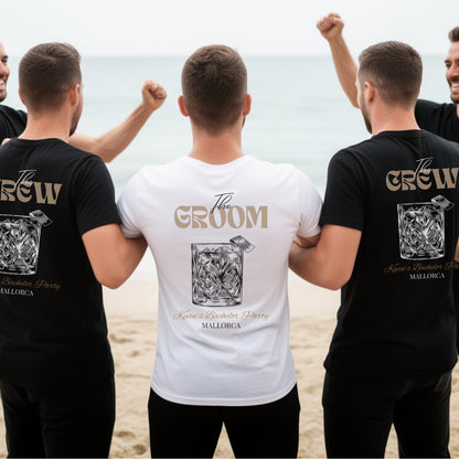 Ein Model trägt das Cincerely Yours Bachelor Shirt JGA im modernen Schnitt kombiniert mit einer Chino für den perfekten Old Money Look beim Junggesellenabschied.