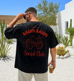 Detailaufnahme der hochwertigen Bio-Baumwolle und des präzisen Prints des Saufi Saufi Social Club Party-T-Shirts