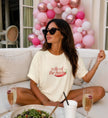 Detailaufnahme des personalisierten Bride to be Shirts für das perfekte Getting Ready Outfit am Hochzeitsmorgen im Old Money Stil.