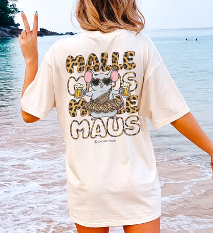 Stilvolles Lifestyle Foto des Mallemaus Shirts von Cincerely Yours mit Leoparden Maus und Bierkrug für modebewusste Frauen beim Feiern auf Mallorca.