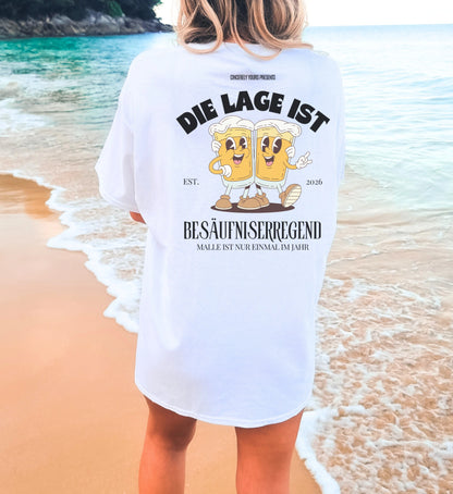 Die Rückseite des personalisierbaren Malle Shirts von Cincerely Yours zeigt die Option für individuellen Wunschtext oder Namen in hochwertiger Druckqualität für Gruppen.