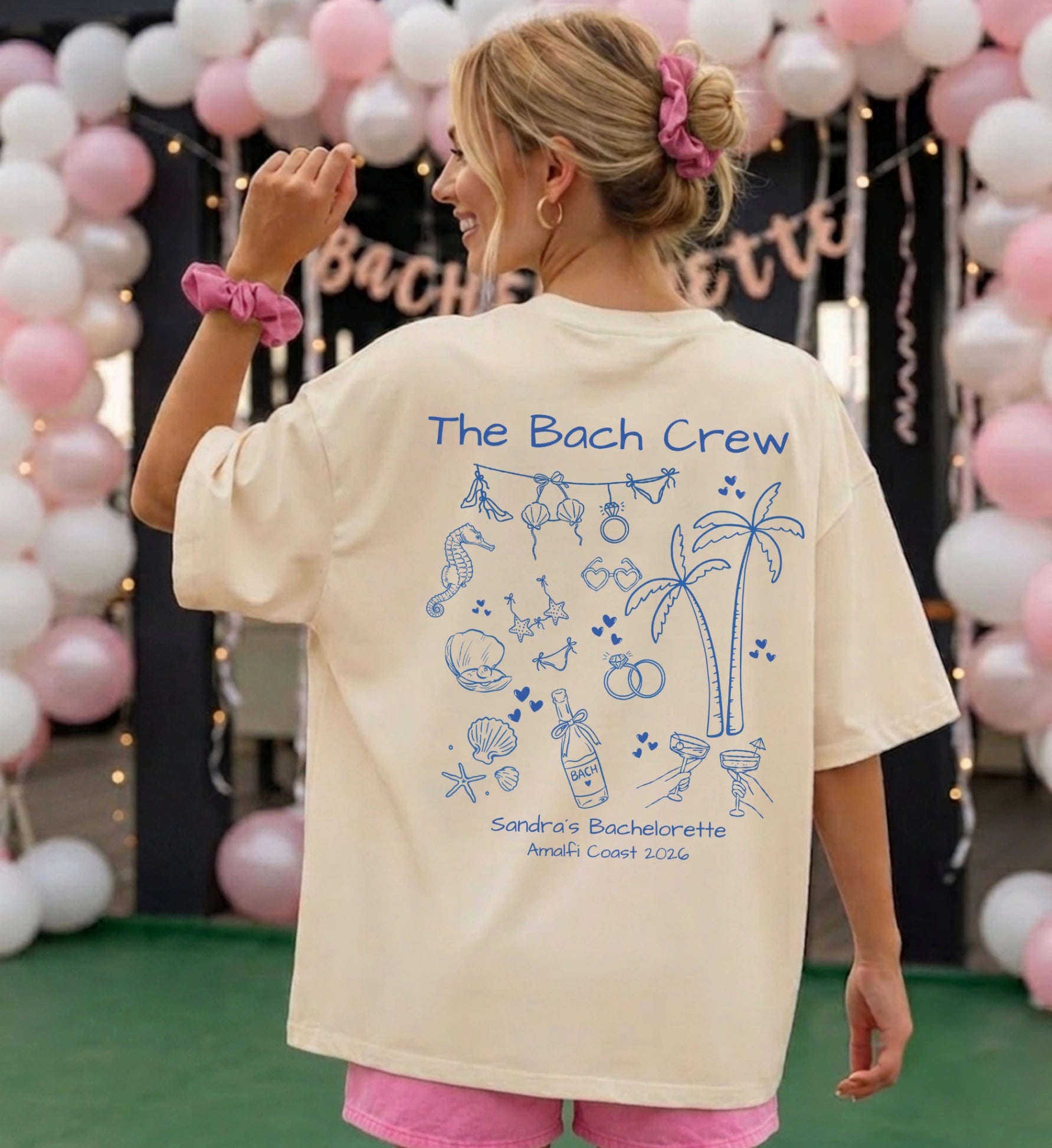 Cincerely Yours JGA Shirt Doodle Style flach liegend fotografiert im coolen Vintage-Look aus dickem Premium-Stoff als optimales Geschenk für die Braut.