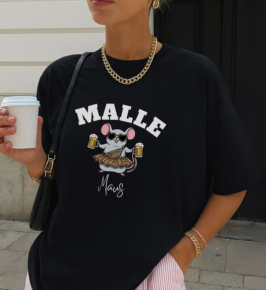 Detailaufnahme des Mallemaus Designs mit stylischer Leopard Bauchtasche und realistischem Bierkrug Print auf hochwertigem Baumwollstoff von Cincerely Yours.