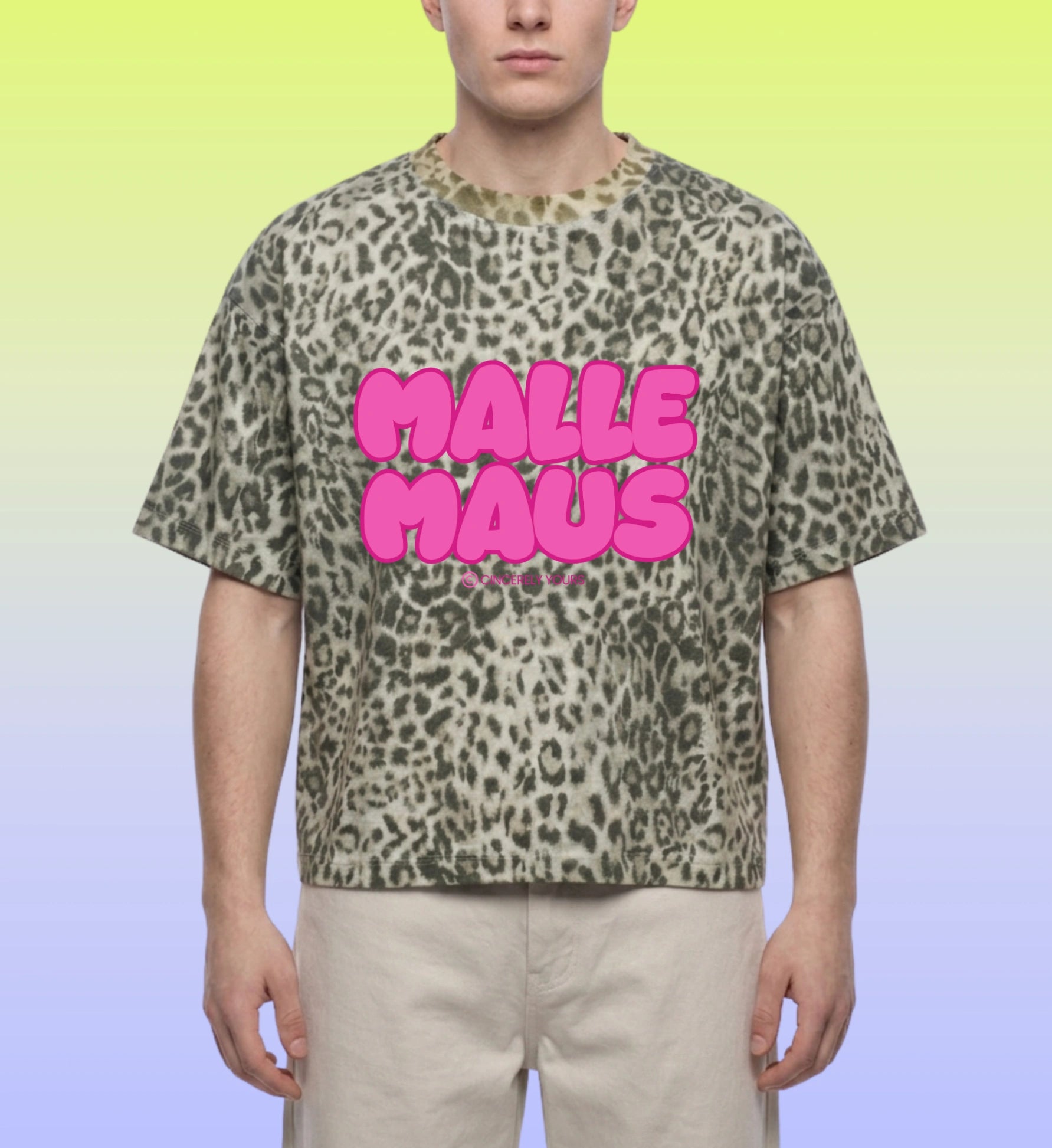 Detaillierte Nahaufnahme des hochwertigen Stoffes und des intensiven Pink Leopard Prints vom Mallemaus Shirt für einen langlebigen und stylischen Look.