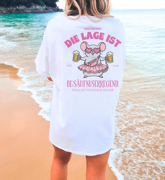 Ein pinkes Mallemaus Shirt getragen als perfektes Party Outfit für den nächsten Mallorca Urlaub oder Junggesellinnenabschied von der Marke Cincerely Yours.