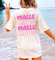Oversize Mallemaus Shirt von Cincerely Yours mit pinkem Backprint – Weißes Malle Maus T-Shirt für Damen am Strand in der Rückansicht.