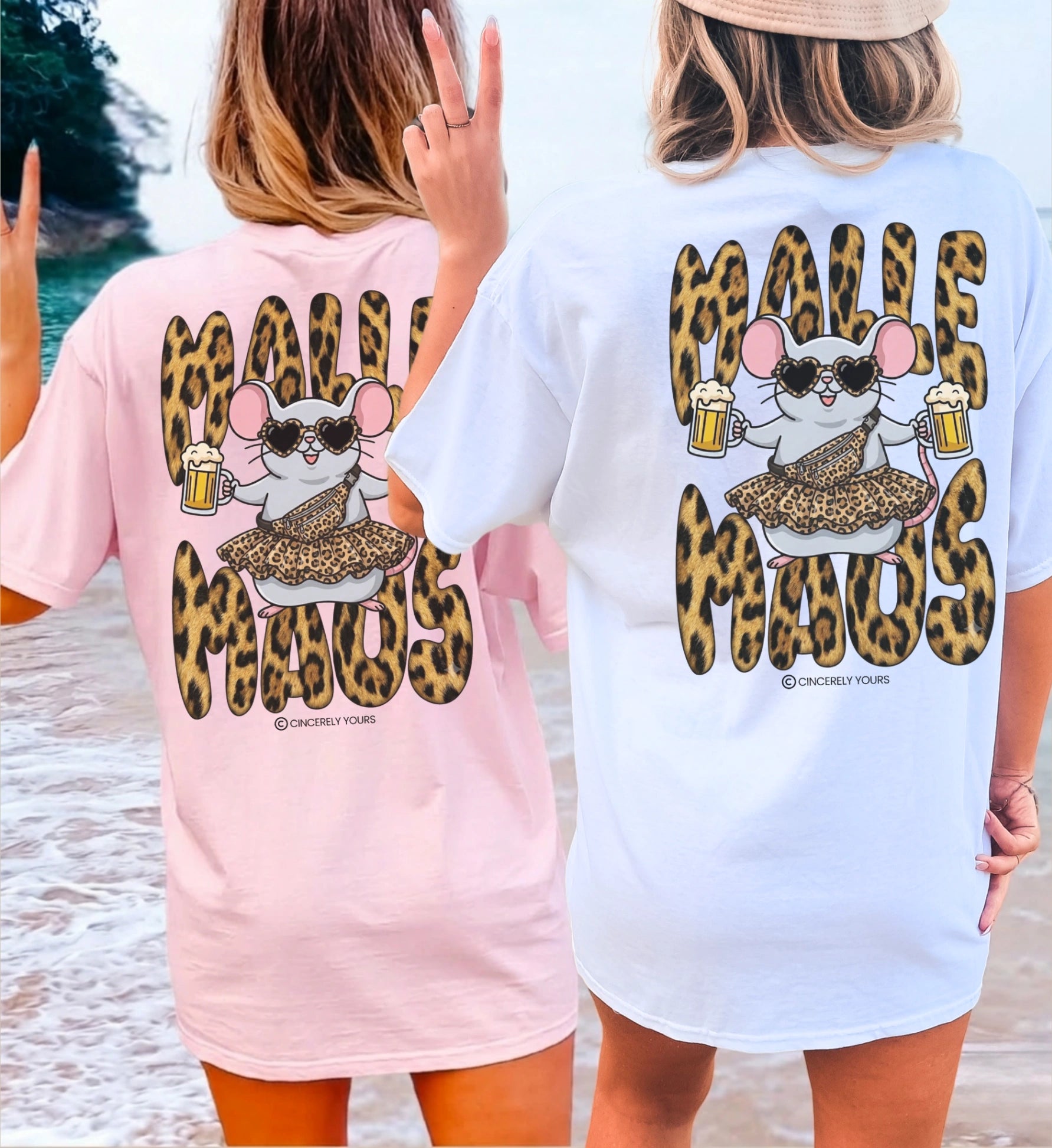 Die Rückansicht des Mallemaus Shirts zeigt einen auffälligen Leopard Backprint mit modernem Schriftzug für stylische Party Nächte am Ballermann auf Mallorca.