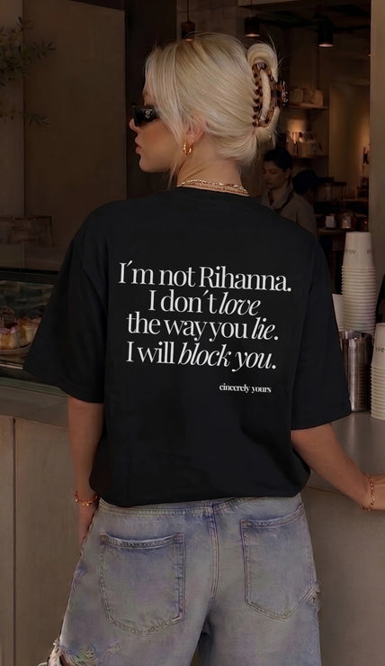 Ein hochwertiges unisex Statement Shirt von Cincerely Yours mit dem provokanten Spruch I don't love the way you lie.