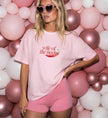 Elegantes Wife of the Party JGA Shirt für Damen in Off-White aus Bio-Baumwolle mit minimalistischem roten Chili-Print.