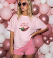 Elegantes cremefarbenes Wife of the Party Shirt von Cincerely Yours mit dezentem Chilli Motiv im minimalistischen Old Money Stil für die Braut.