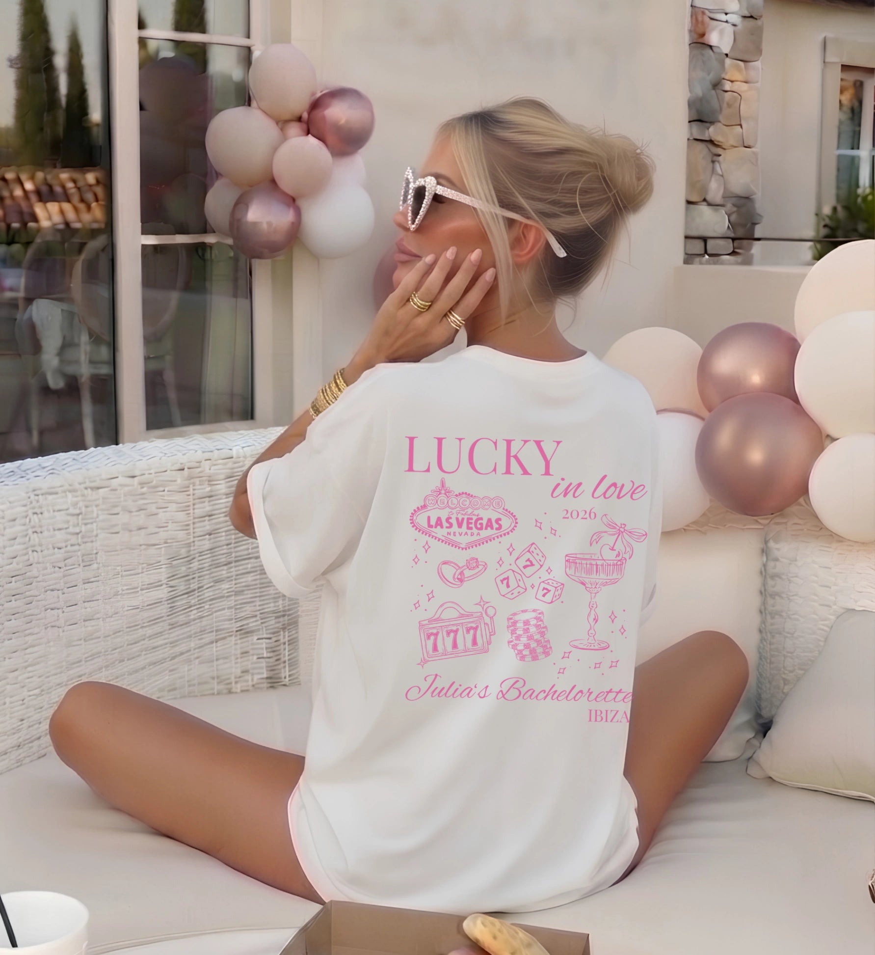 Oversized Comfort Colors Vegas Bachelorette Shirt aus schwerer Baumwolle in verwaschenem Schwarz für den perfekten Streetwear-Style beim JGA.