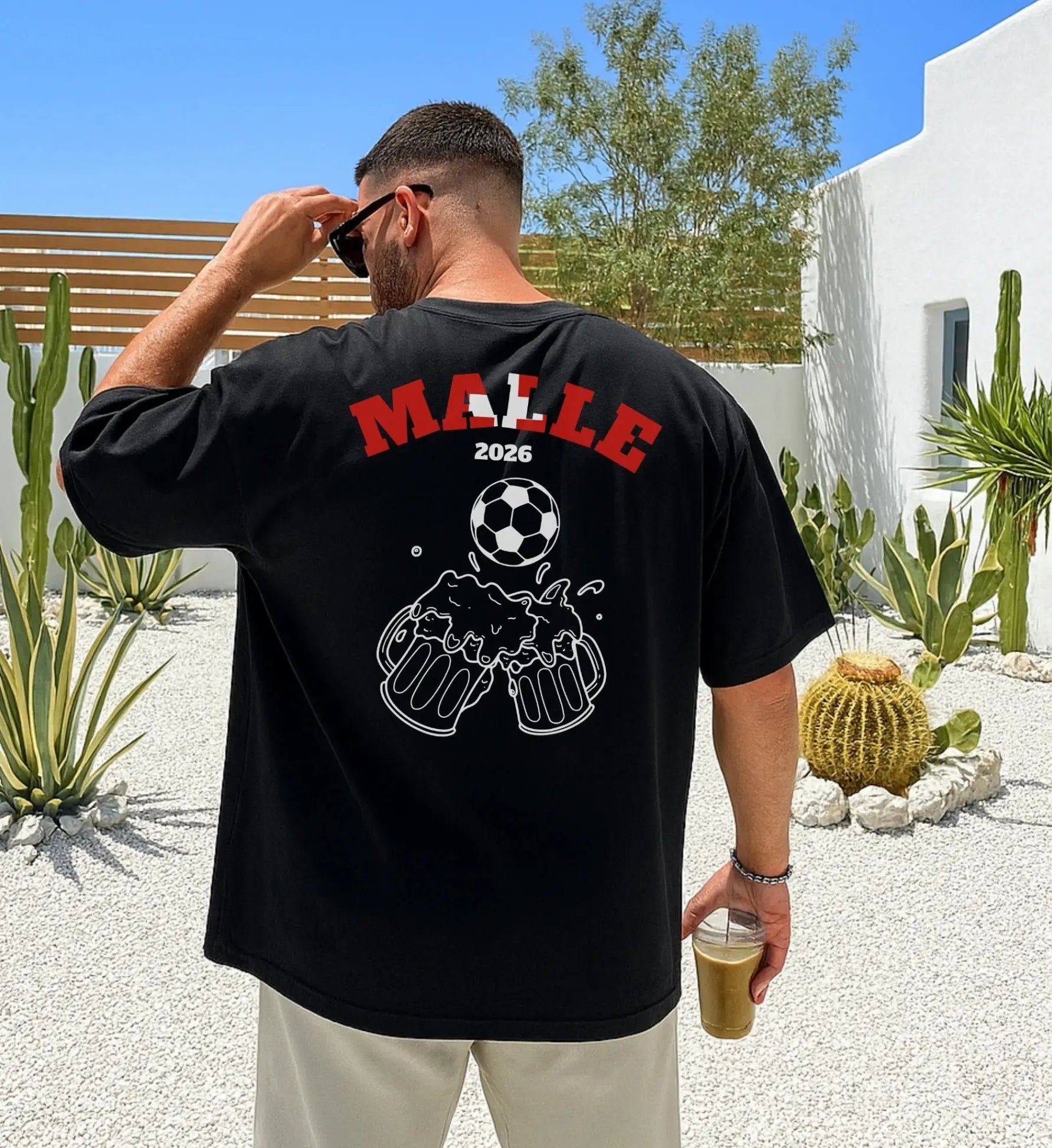Malle Fussball Shirt — Schweiz Flagge Bierkrug (Personalisierbar) - Cincerely Yours