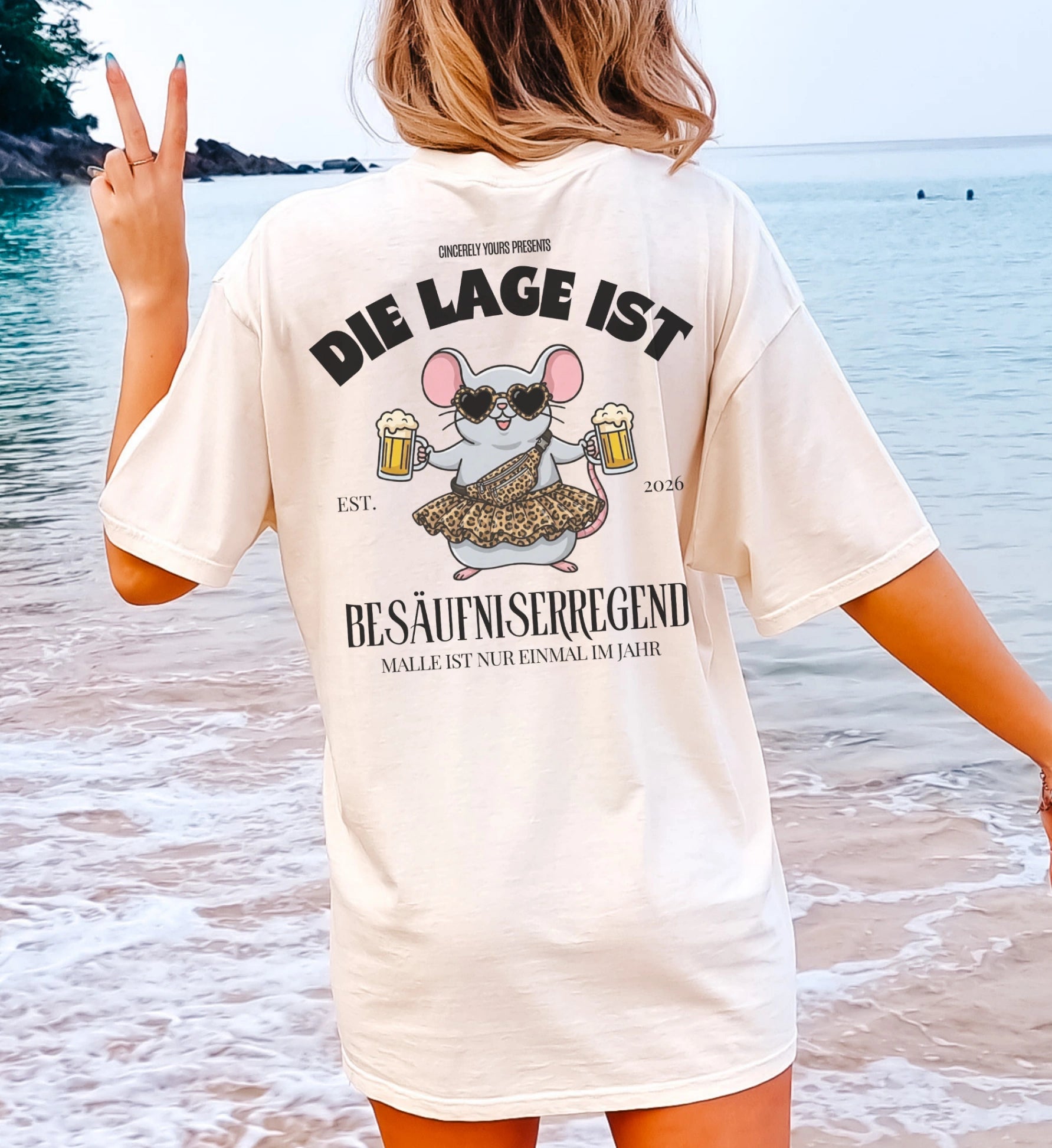 Rückansicht und Passform des Mallemaus Leopard Shirts von Cincerely Yours ideal für Damen Gruppenreisen und Junggesellinnenabschiede auf Mallorca.