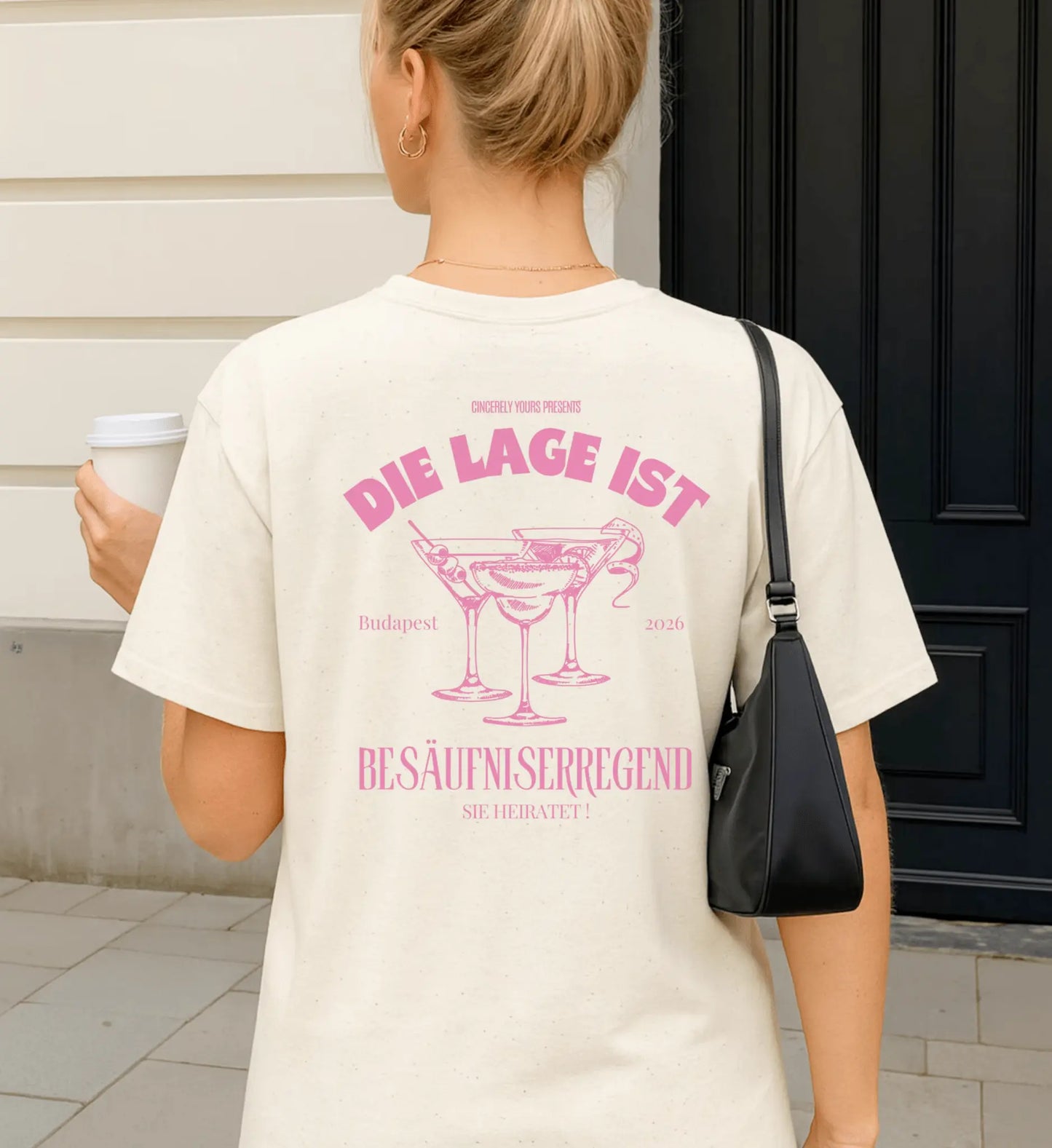 Old Money Bachelorette Party Tee — Die Lage ist besäufniserregend (Customizable) - Cincerely Yours