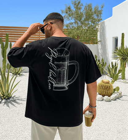 Party Shirt Bierkrug — Pegel halten (Customizable) - Cincerely Yours