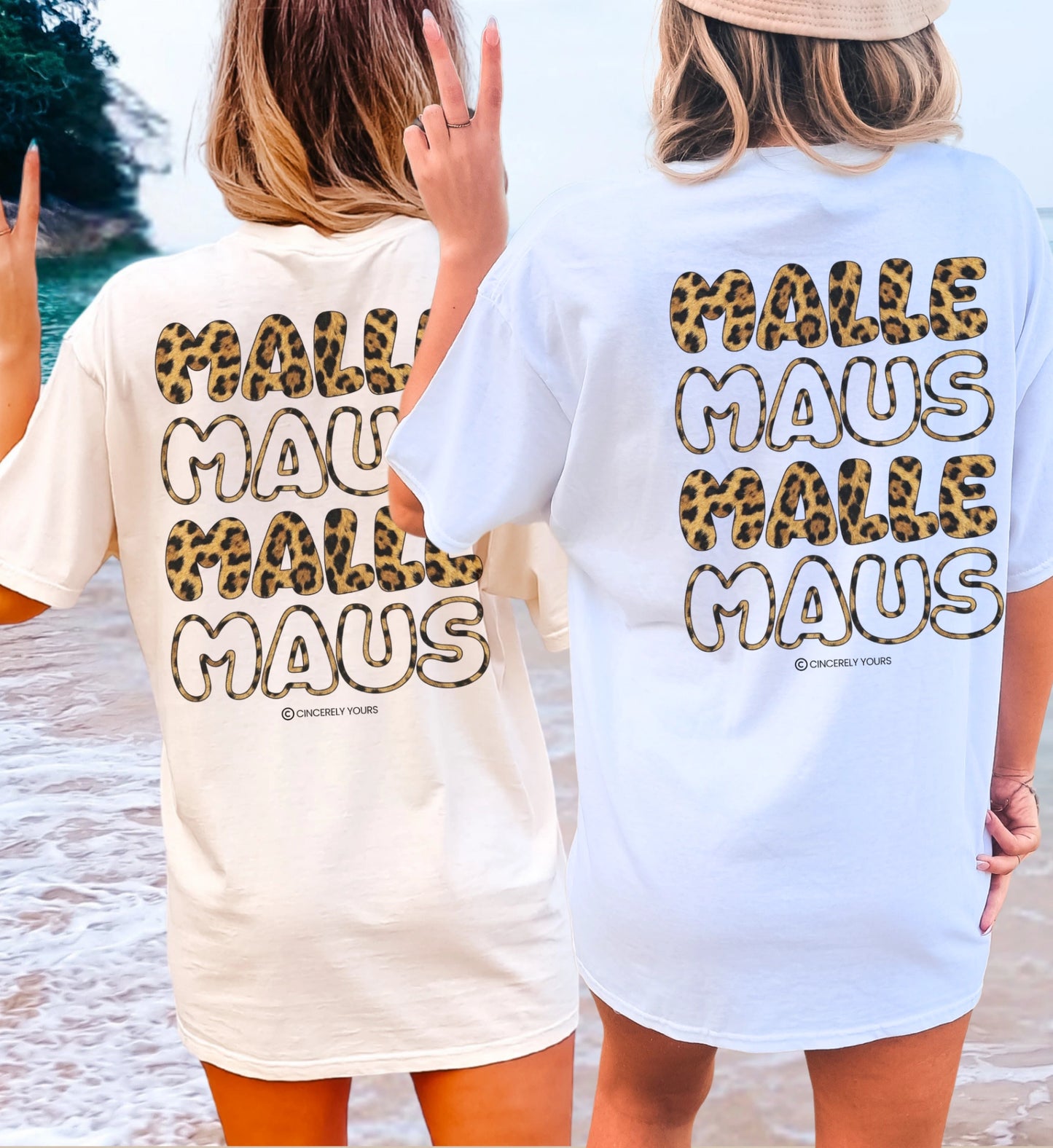Das anpassbare Mallemaus Shirt mit Leopard Backprint eignet sich hervorragend als individuelles Gruppenoutfit für den nächsten Mädelsurlaub auf Mallorca.