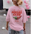 Nahaufnahme der Premium Baumwolle des Wedding Morning Outfit Shirts mit dem Spicy Marg Bachelorette Motiv